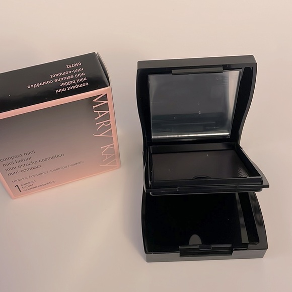 Mary Kay Compact Mini - Picture 2 of 2